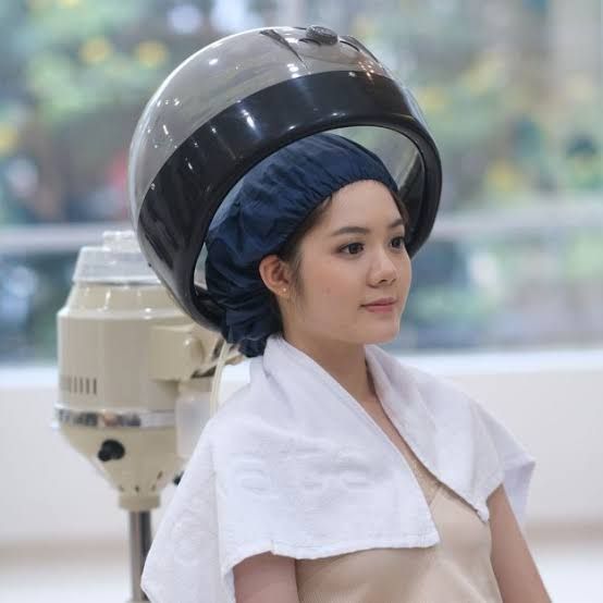 Female Hair Spa